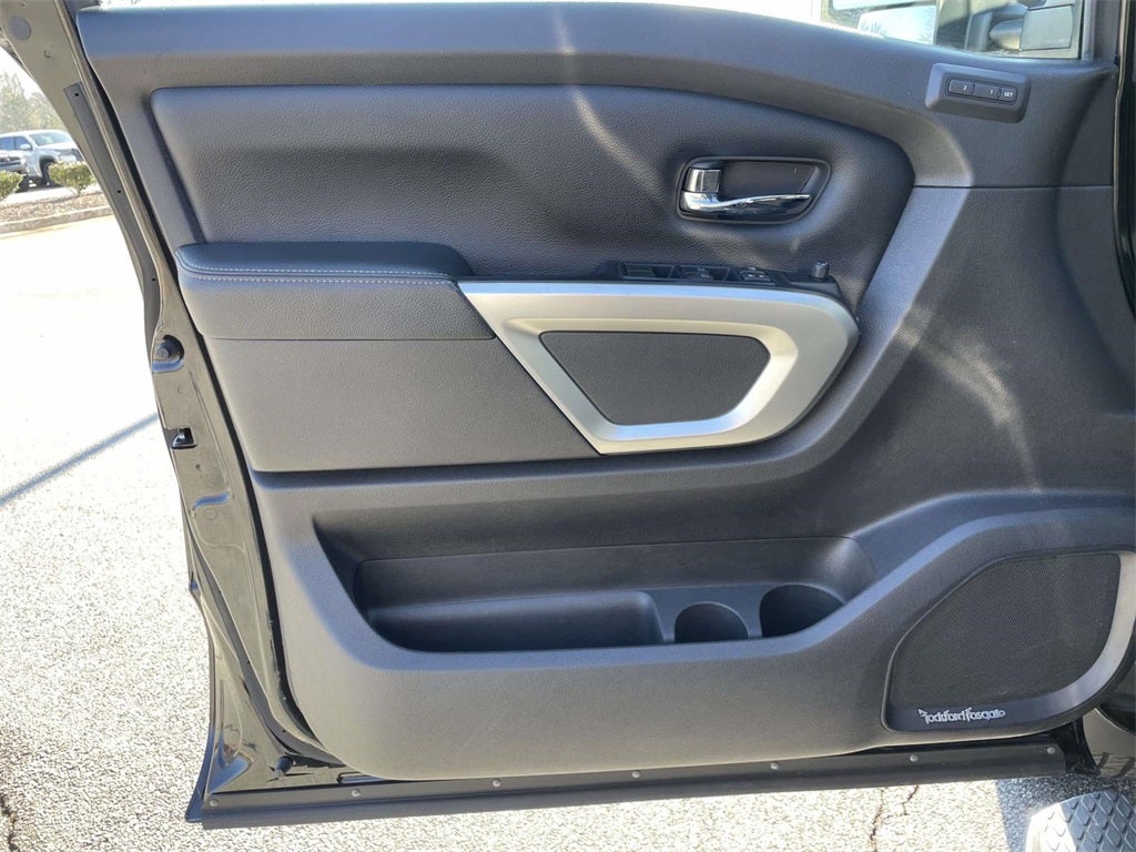 2017 Nissan Titan XD SL