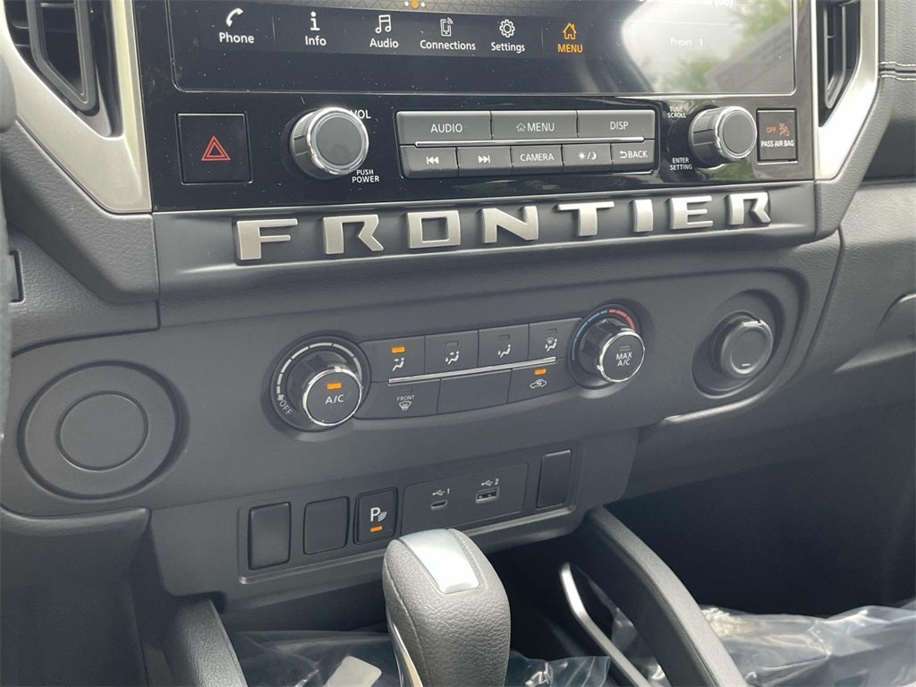 2025 Nissan Frontier SV