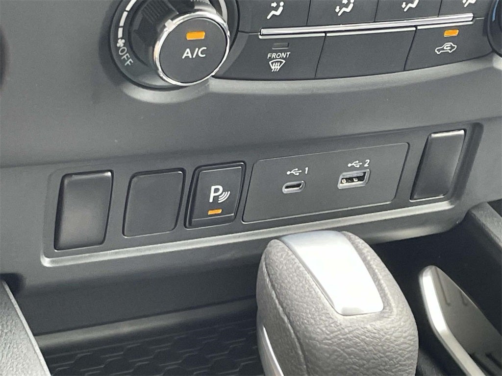 2025 Nissan Frontier SV