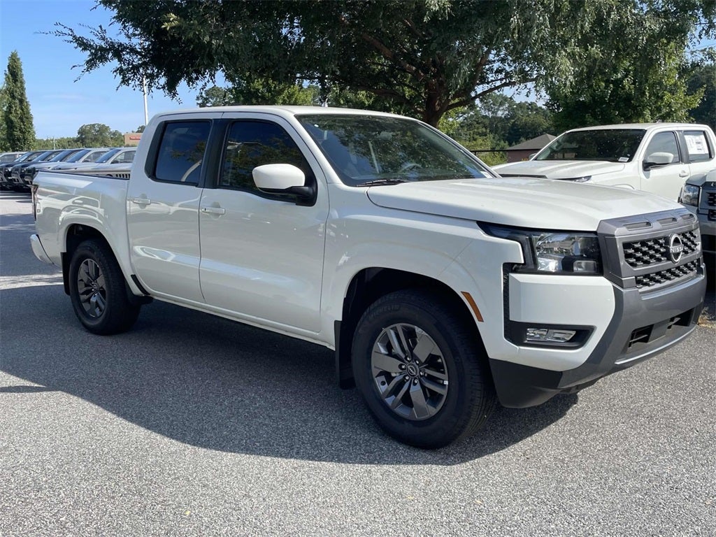 2025 Nissan Frontier SV