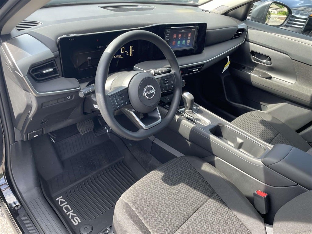 2025 Nissan Kicks S