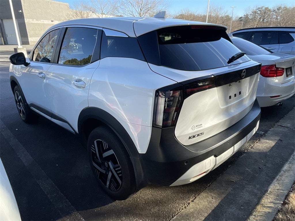 2025 Nissan Kicks SV