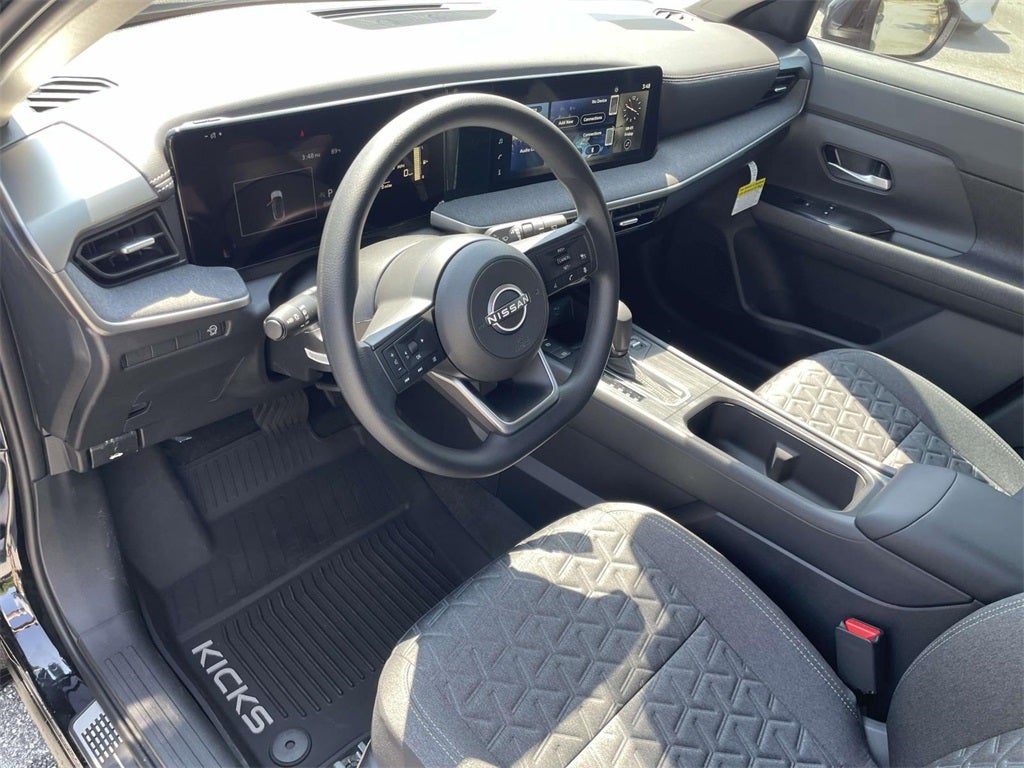 2025 Nissan Kicks SV