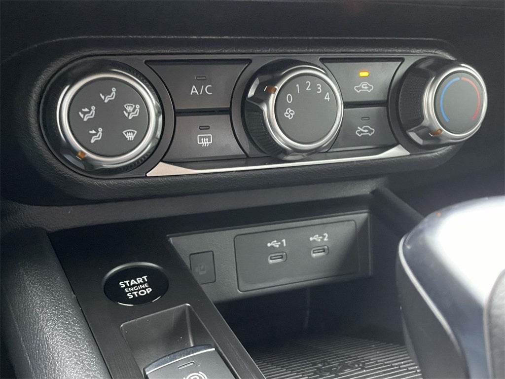 2025 Nissan Kicks SV