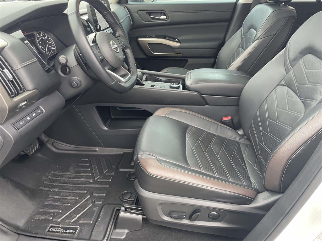 2022 Nissan Pathfinder Platinum