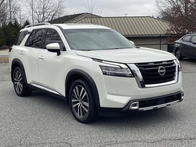 2022 Nissan Pathfinder Platinum